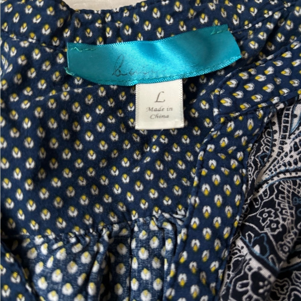 Francesca's Collections Navy and Gray Paisley Tunic - Picture 4 of 5